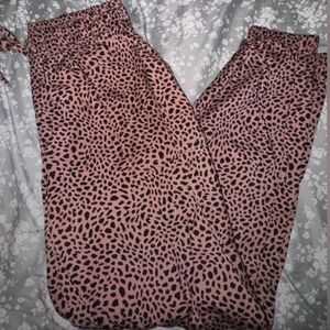 PINK 🤎 Victoria’s Secret cheetah print joggers!